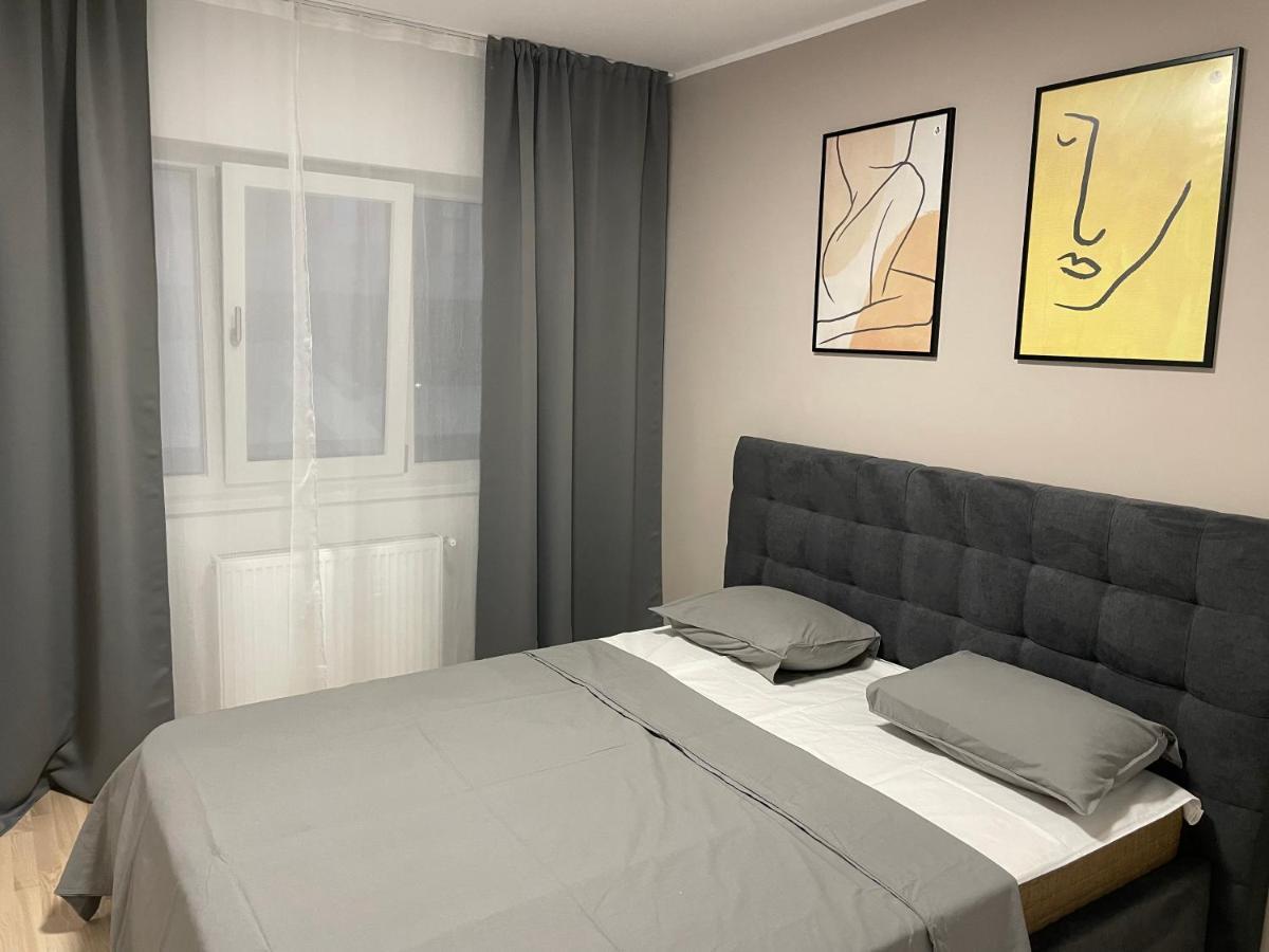 Modern Gray / Designed Apartment Iasi Exterior photo